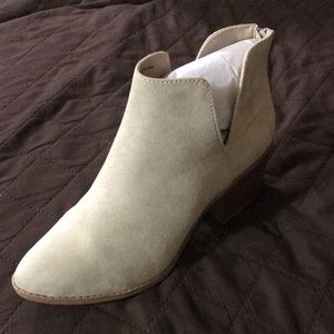 Sonoma Goods For Life Donkey Women's Western Dip Ankle Boots Taupe Sizes 8-8.5